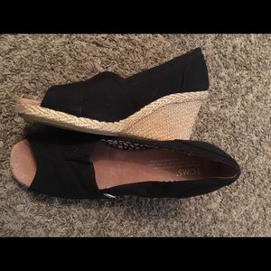 Toms black wedges 7.5 new!!!